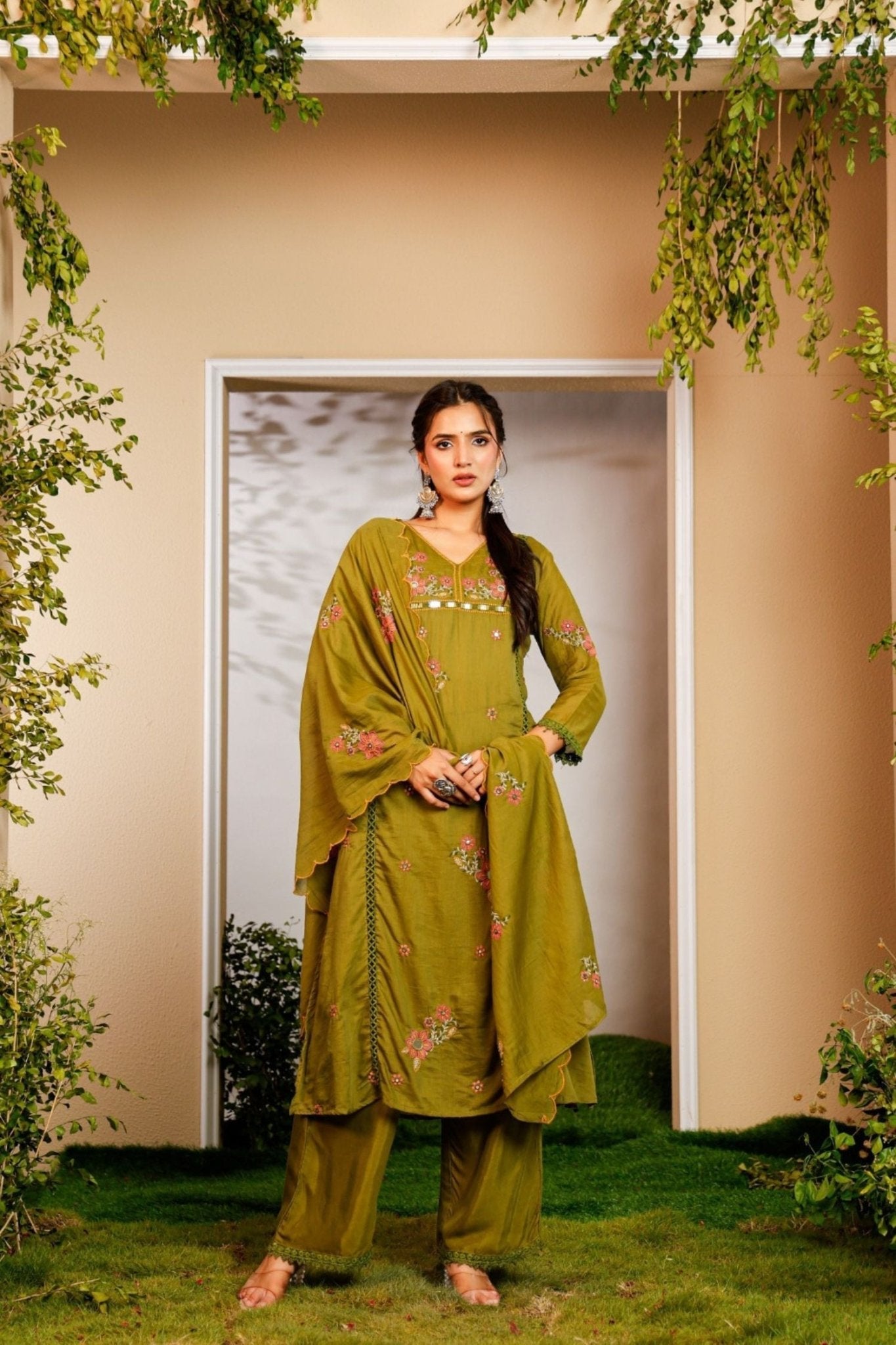 Green Embroidered Three-Piece Suit Set - Freyaa USA & Canada