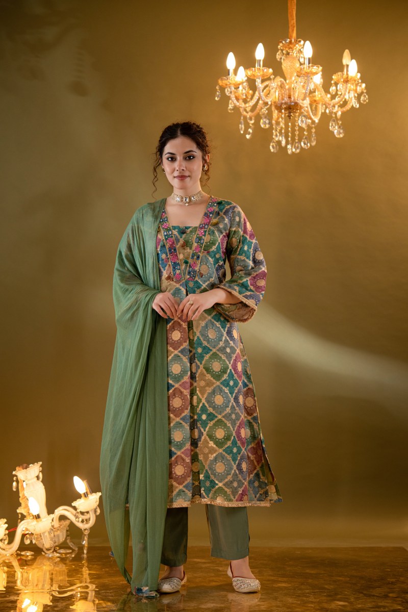 MULTICOLOUR ZARI SILK EMBROIDERED V-NECK KURTA SET
