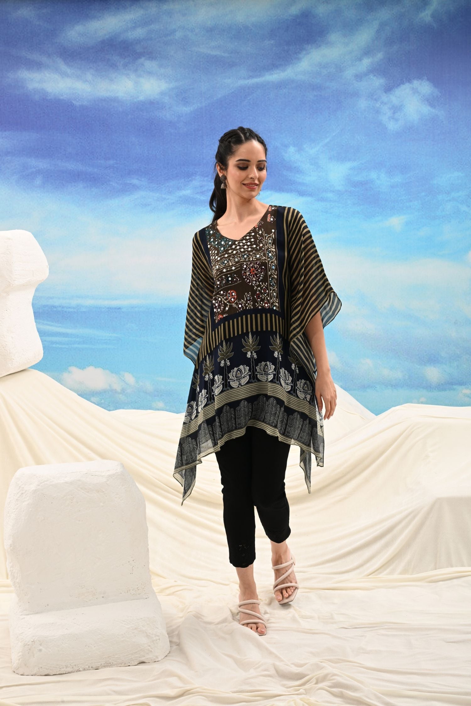Grace Mehendi Kaftan with Print